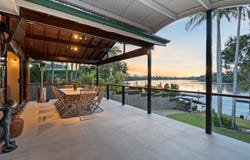 35 Brisbane Corso, Fairfield, Qld 4103