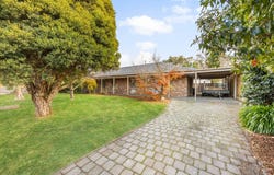 8 Sansom Street, Gisborne, Vic 3437