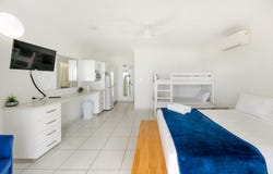 27/6 Beach Road, Dolphin Heads, Qld 4740