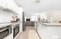 15 Ivers Place, Emerald, Qld 4720