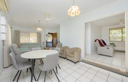 17 Hilltop Drive, Mount Louisa, Qld 4814