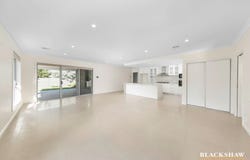 6 Larkin Street, Googong, NSW 2620