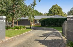 27 Highfields Road, Highfields, Qld 4352
