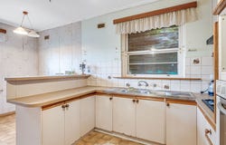 2 Beatrice Avenue, Seaton, SA 5023