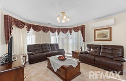 11 Coventry Place, Lake Albert, NSW 2650