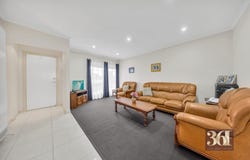 2/4  Albert Place, Hoppers Crossing, Vic 3029