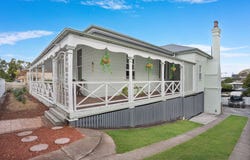 16 Arthur St, Woodend, Qld 4305