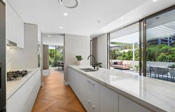 101/5 Pacific Street, Main Beach, Qld 4217