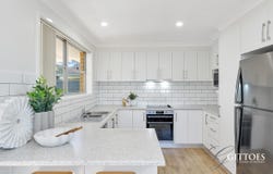 11 Berry Avenue, Green Point, NSW 2251