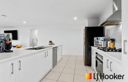 17 Hilda Drive, Brookfield, Vic 3338