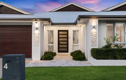4 Brush Box Place, Wakerley, Qld 4154