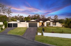 1 Yellowstone Court, Flinders View, Qld 4305