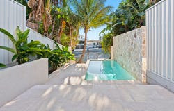 1/33 Merrimac Boulevard, Broadbeach Waters, Qld 4218