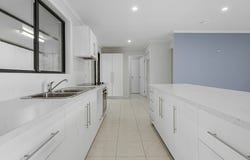 9 Onyx Court, Carrara, Qld 4211