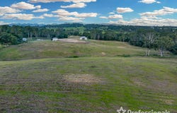 98 McIntosh Creek Road, Jones Hill, Qld 4570