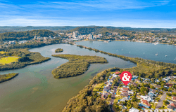 27 Matthews Parade, Point Clare, NSW 2250
