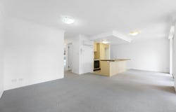 9/3-5 Norman Street, Southport, Qld 4215