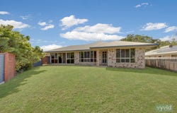 4 Hamilton Drive, Clinton, Qld 4680