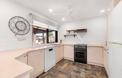 8 Gaze Court, Mill Park, Vic 3082
