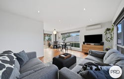 1 Sandstone Grove, Blackmans Bay, Tas 7052