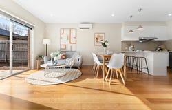2/10 Venice  Court, Glen Waverley, Vic 3150