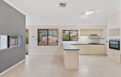 74 Floribunda Avenue, Halls Head, WA 6210