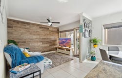 1/58-60 Stephenson Street, Scarness, Qld 4655