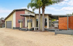 24 Laughtons Road, Kalimna, Vic 3909