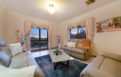 8 Thompson Circuit, Evanston Park, SA 5116