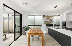 272/8 Halycon Way, Logan Reserve, Qld 4133