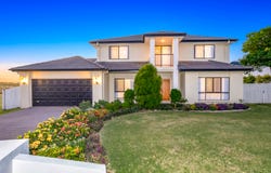 74 Bisdee Street, Coral Cove, Qld 4670