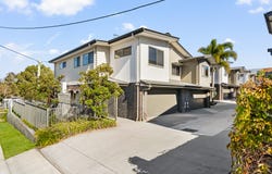 3/16-18 Turpin Road, Labrador, Qld 4215