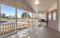 22 Tooth Street, Nobby, Qld 4360