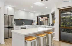 32 Oakvale Way, Hallett Cove, SA 5158