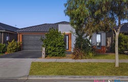 12 Miandad Street, Rockbank, Vic 3335
