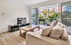 8/25 Federation Avenue, Broadbeach, Qld 4218