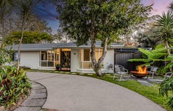 22 Berrimbillah Court, Ocean Shores, NSW 2483