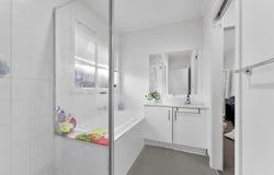 2 Flora Lane, Carrum Downs, Vic 3201