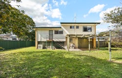 1 Badge Street, Jamboree Heights, Qld 4074