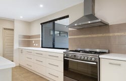 12 Yirrawari Street, Baynton, WA 6714