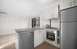 9/25 Deutgam Street, Werribee, Vic 3030
