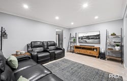 2 Pluto Close, Cranebrook, NSW 2749