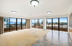 30/8-12 Smith Street, Wollongong, NSW 2500