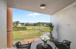 2201/1918 Creek Road, Cannon Hill, Qld 4170