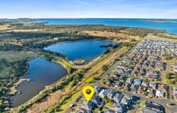 24b Tallawarra Cres, Haywards Bay, NSW 2530