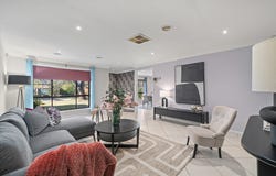 9 Hammill Close, Calwell, ACT 2905
