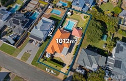 14 Clifford Street, Woody Point, Qld 4019