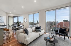 17/12 Acland Street, St Kilda, Vic 3182