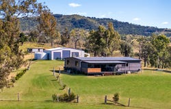 8 Moon Road, Blenheim, Qld 4341