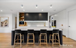 15 Silverwood Drive, Mornington, Vic 3931